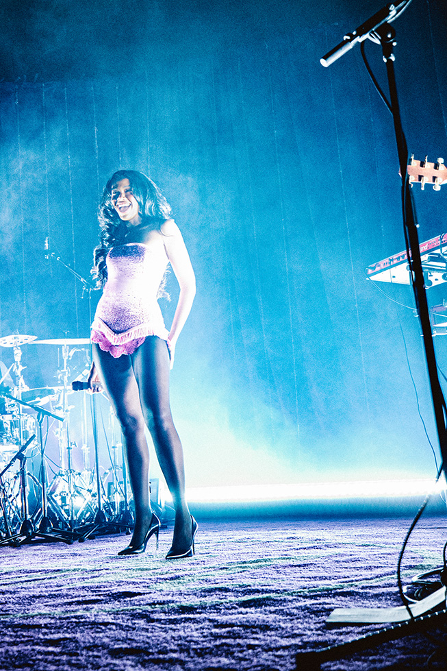 Amber Mark in concert