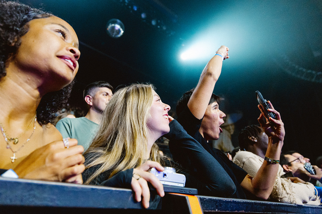 Amber Mark in concert