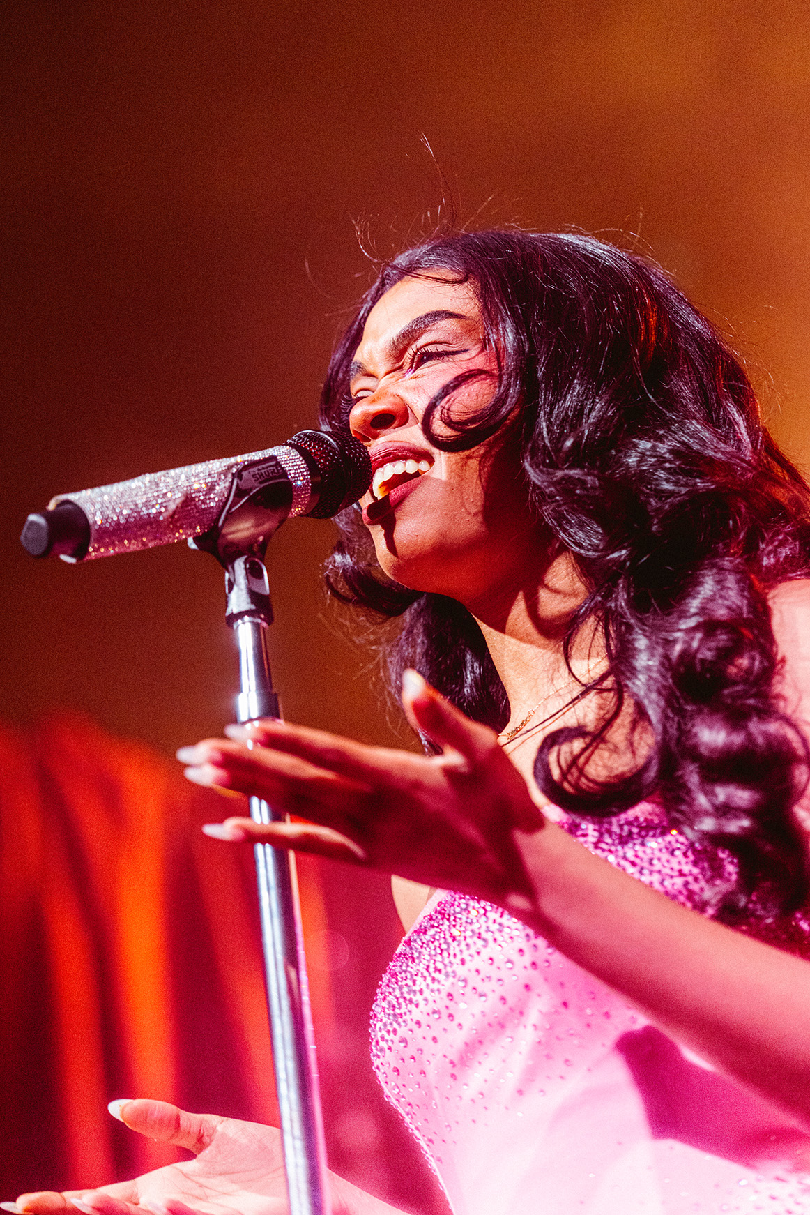 Amber Mark in concert