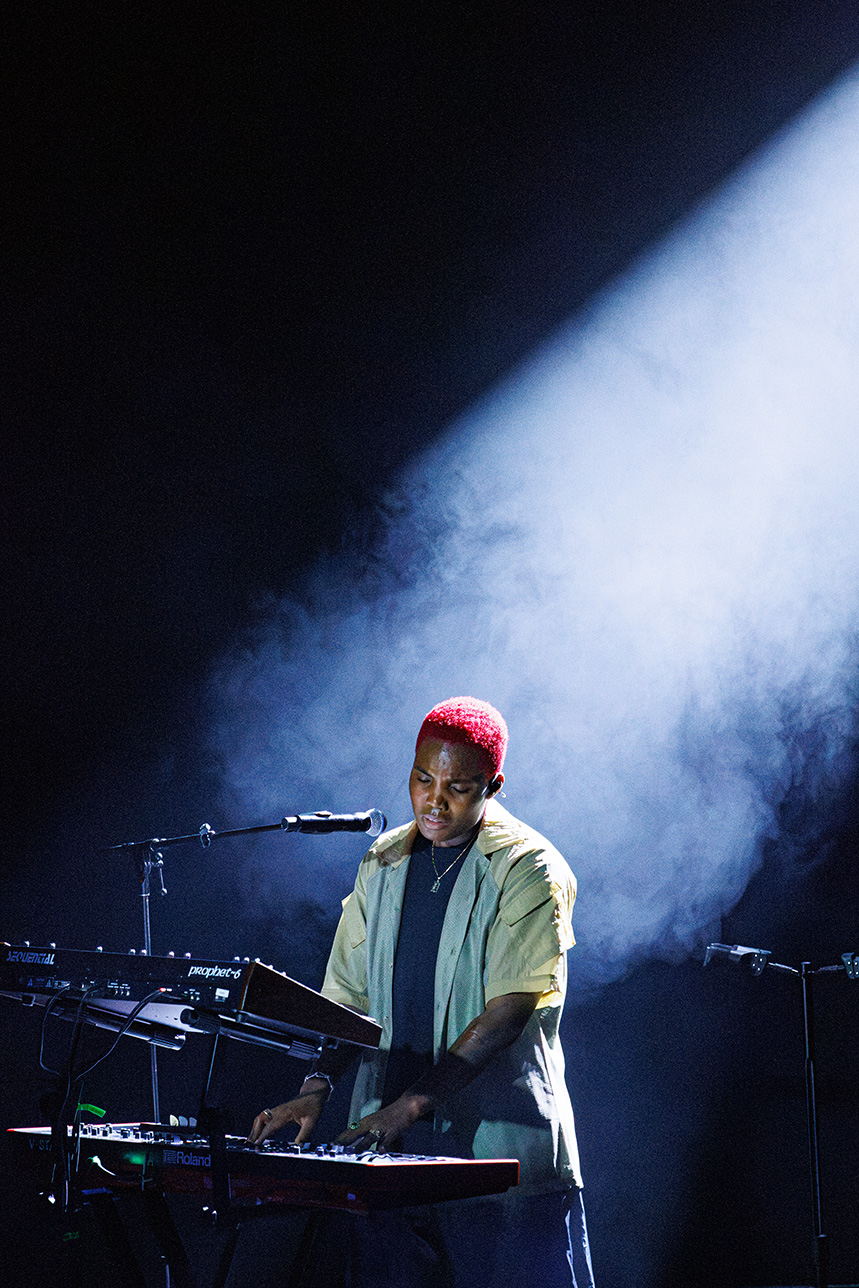 Arlo Parks in concert